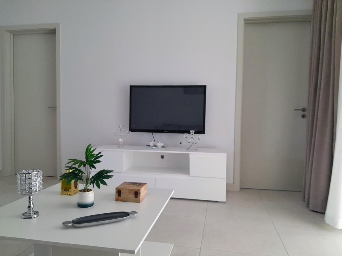 Appt Neuf De 2Ch Ds Residence Avec Piscine, Route Cotiere Гранд-Бэй Экстерьер фото
