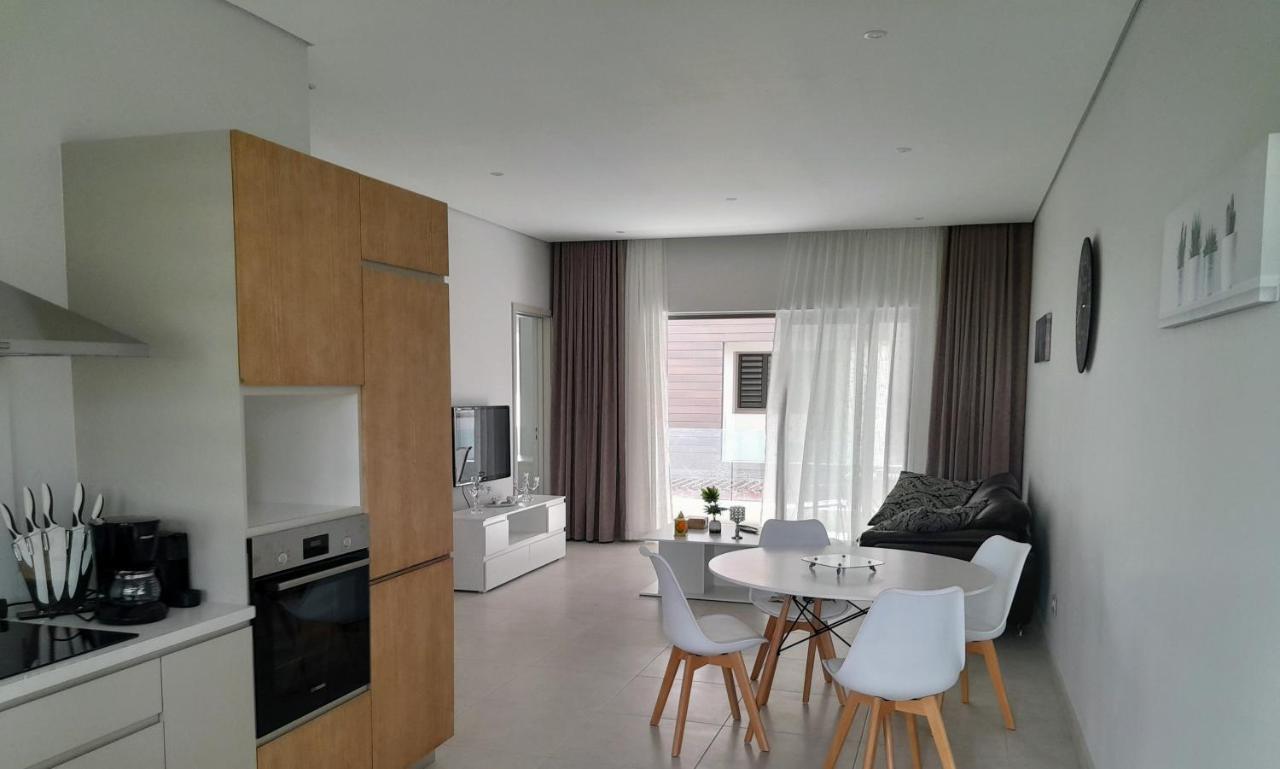 Appt Neuf De 2Ch Ds Residence Avec Piscine, Route Cotiere Гранд-Бэй Экстерьер фото